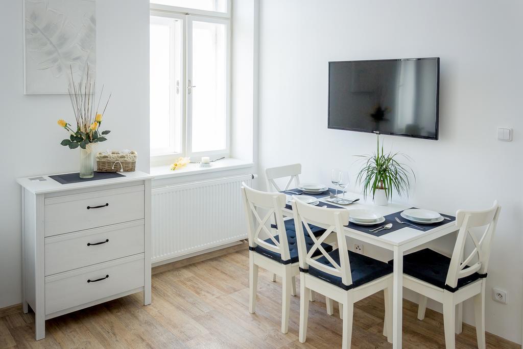 אוהרסקה הראדיסטה Penzion Apartmany Hradebni מראה חיצוני תמונה