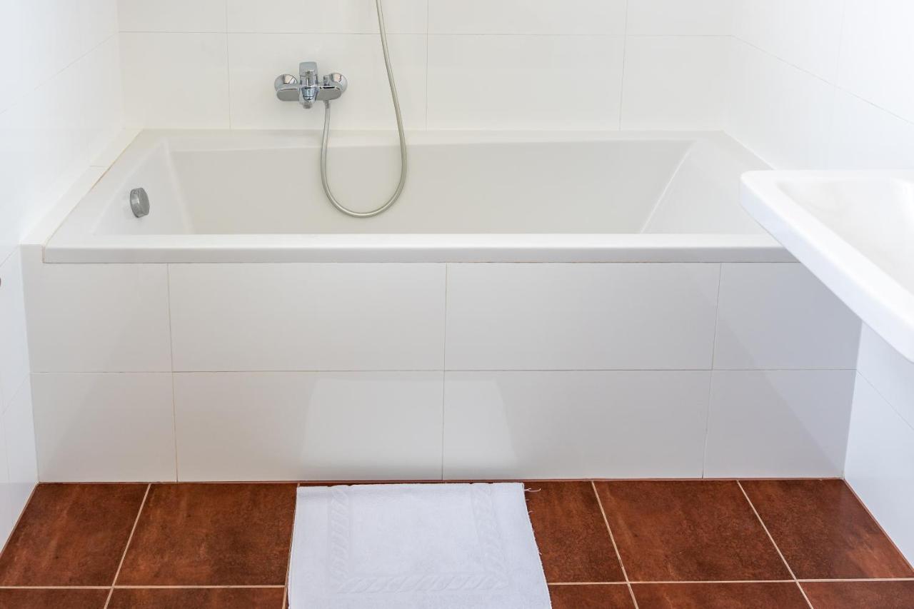 אוהרסקה הראדיסטה Penzion Apartmany Hradebni מראה חיצוני תמונה